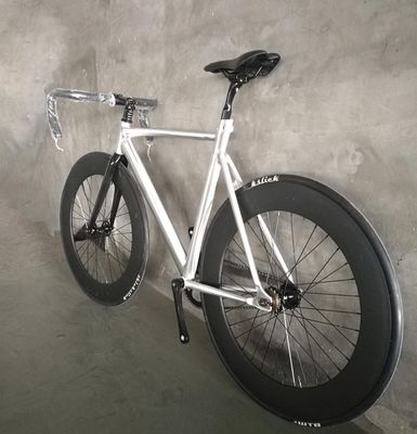 700C CE 가벼운 무게 알루미늄 7075 프레임 탄소 섬유 포크 단속 고정 기어 자전거