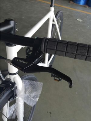 깔끔한 흰색 프레임 성인 700C 단속 자전거 고정 기어 자전거 오버 브레이크