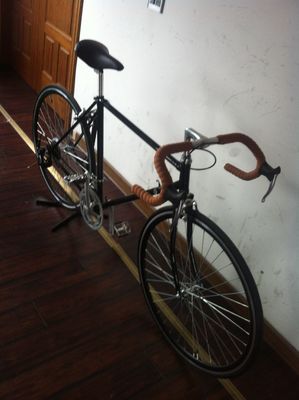 700C 도로 자전거 하이-텐 스틸 럭체드 프레임 시마노 14S 클래식 및 칼리퍼 브레이크