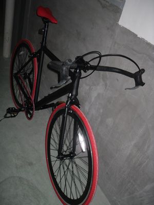 700C 풀 매트 블랙 OEM 알루미늄 프레임 싱글 스피드 로드 바이크 총 무게 13KG